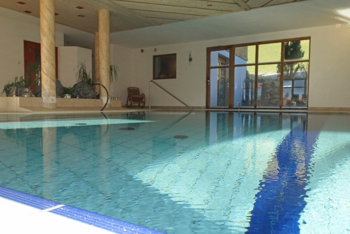 Sonnenbad auch im Schwimmbad