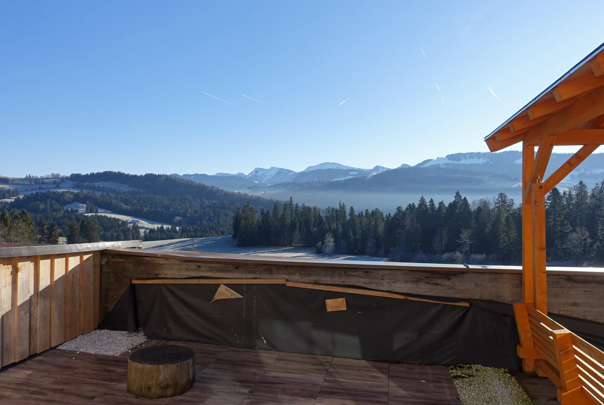 Auch von der Terasse den Ausblick genießen
